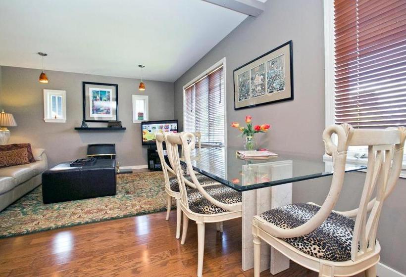 Отель Alma Beach Manor