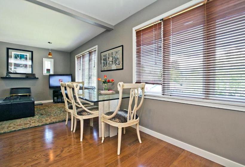 Отель Alma Beach Manor