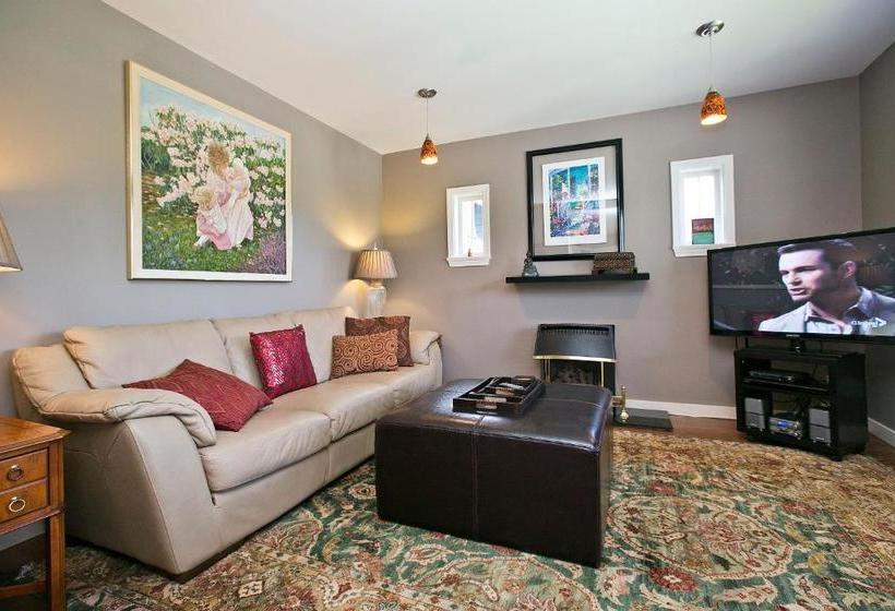 Отель Alma Beach Manor