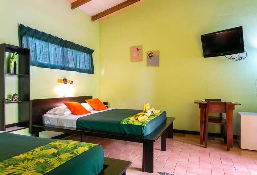 هتل Boutique La Casa De Las Flores