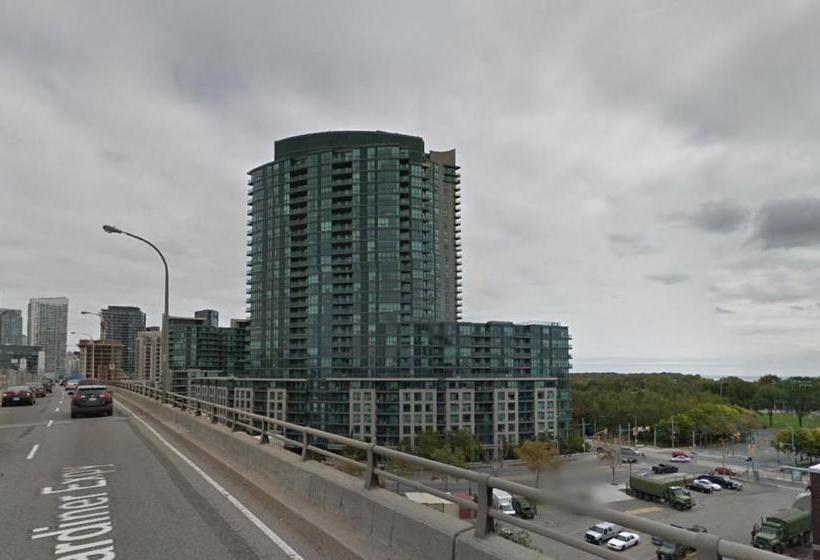 Hotel By The Lake Suite - City View