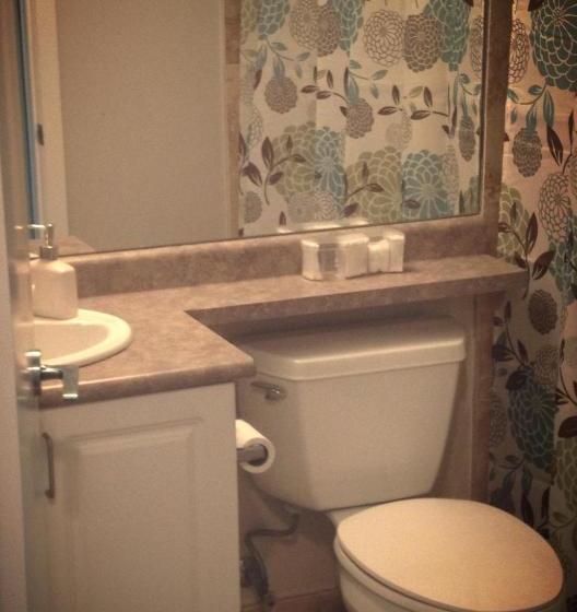 Hotel By The Lake Suite - City View