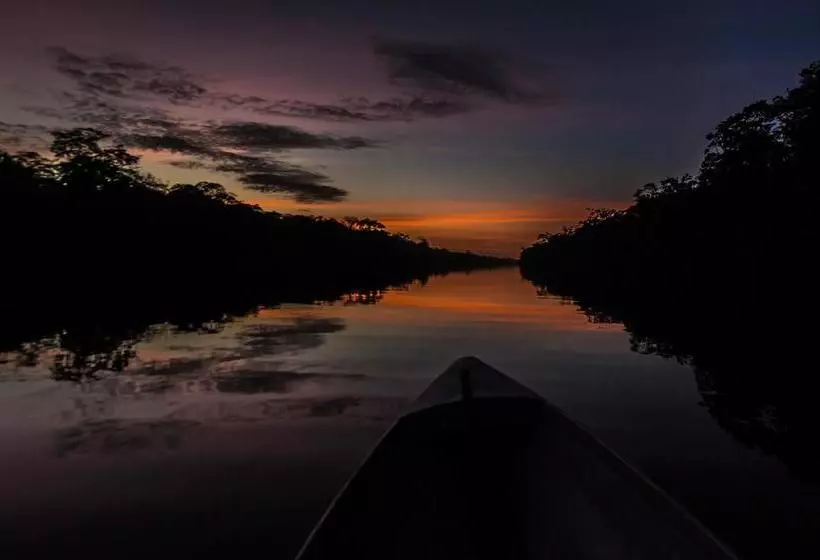 هتل El Icaco Tortuguero
