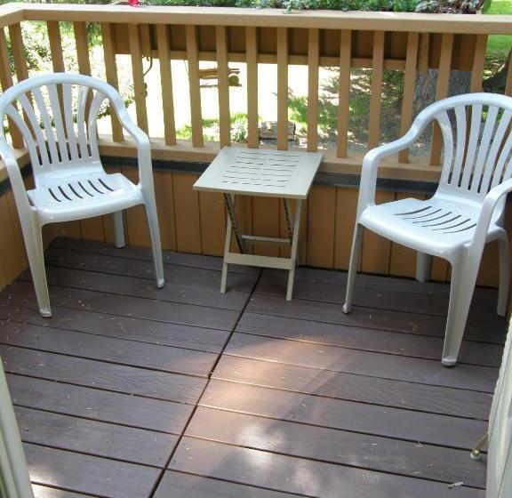 فندق Cedar Wood Lodge Bed & Breakfast Inn