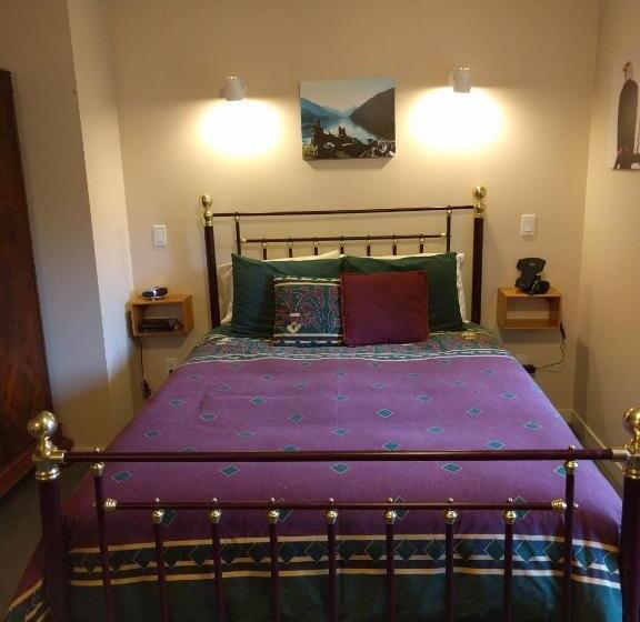 فندق Cedar Wood Lodge Bed & Breakfast Inn