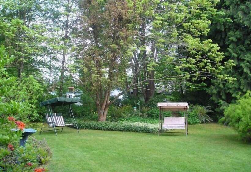 فندق Cedar Wood Lodge Bed & Breakfast Inn