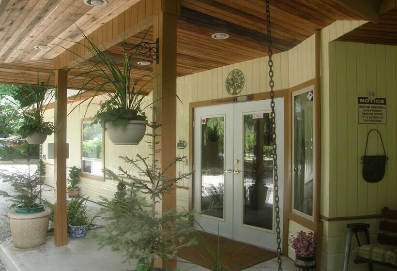 فندق Cedar Wood Lodge Bed & Breakfast Inn