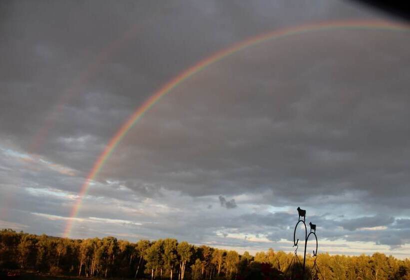 Hotel Golden Pathways Retreat And B&b