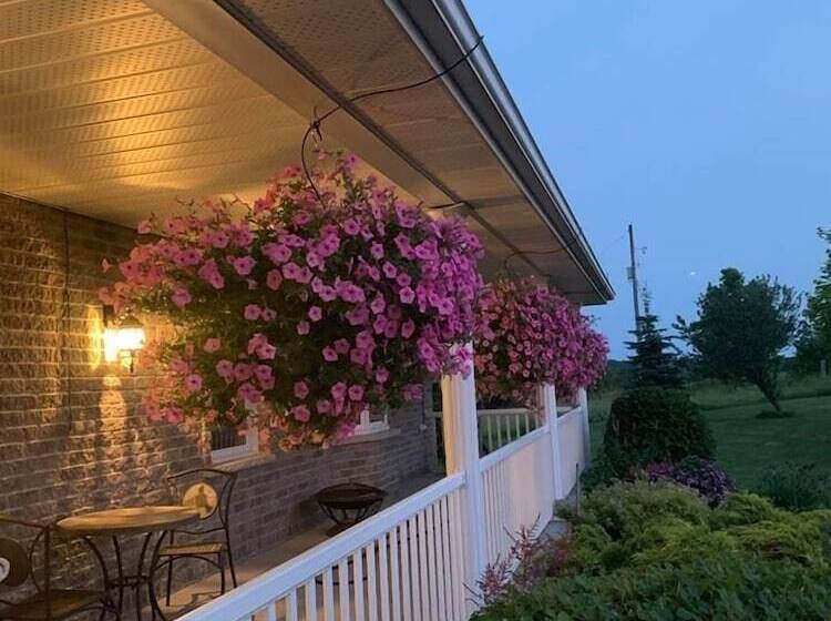 Hotel Golden Pathways Retreat And B&b