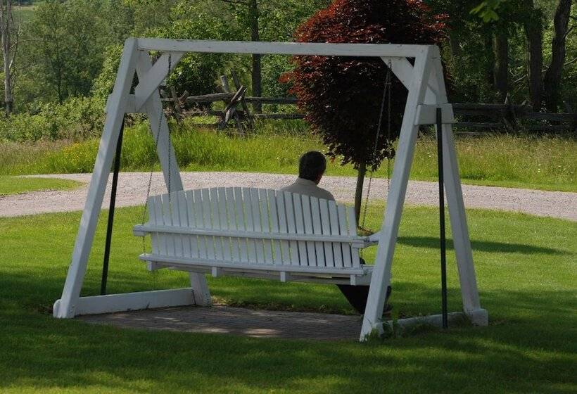 Hotel Golden Pathways Retreat And B&b