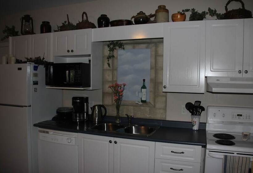 Hotel Golden Pathways Retreat And B&b