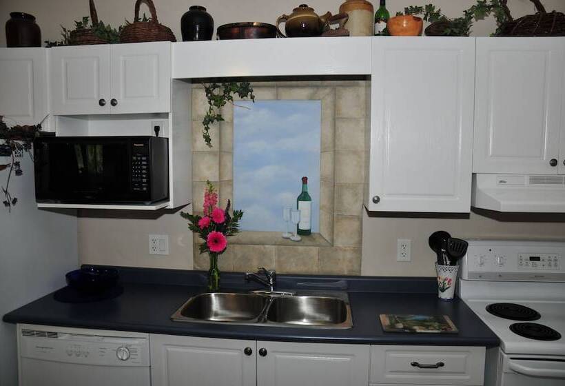 Hotel Golden Pathways Retreat And B&b