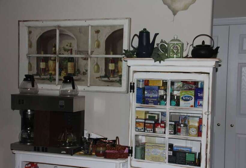 Hotel Golden Pathways Retreat And B&b