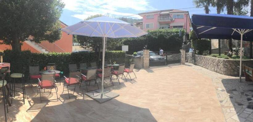 בית מלון כפרי Guesthouse Villa Manda