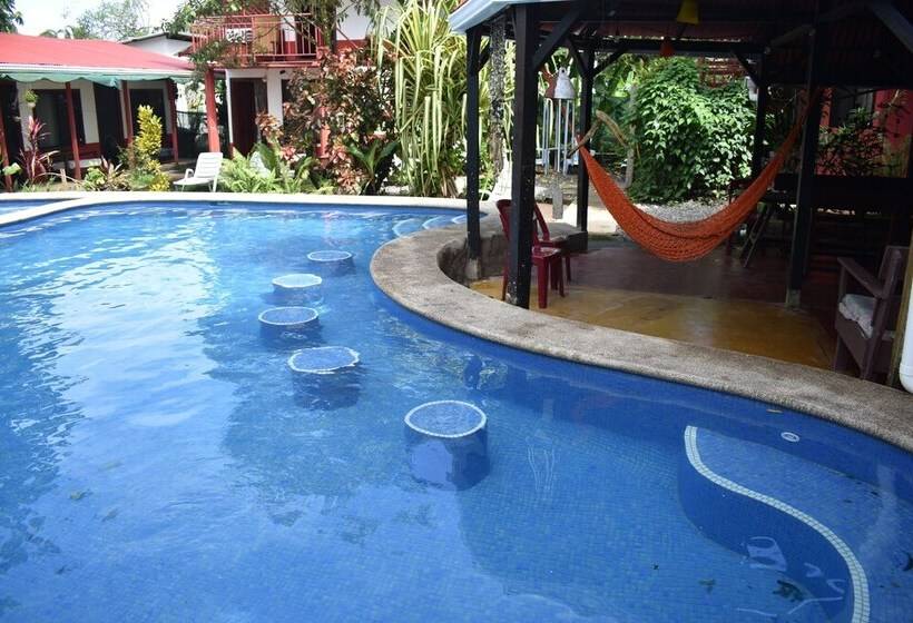 هتل La Casona De Tortuguero