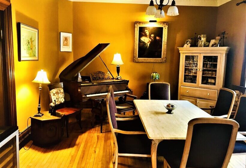 هتل B&b Quebec
