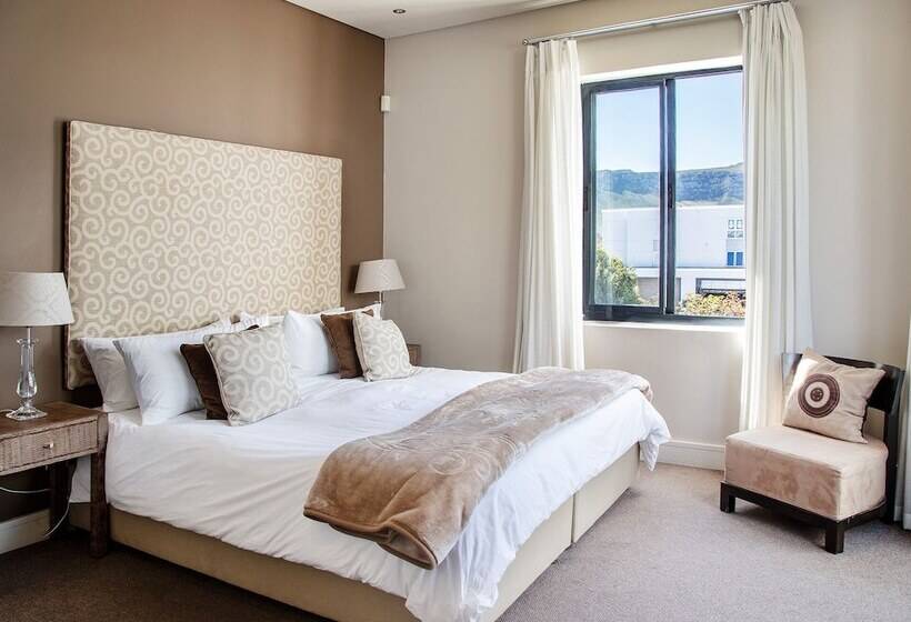 בית מלון כפרי Marine Square Luxury Suites