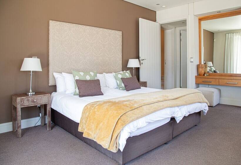 בית מלון כפרי Marine Square Luxury Suites