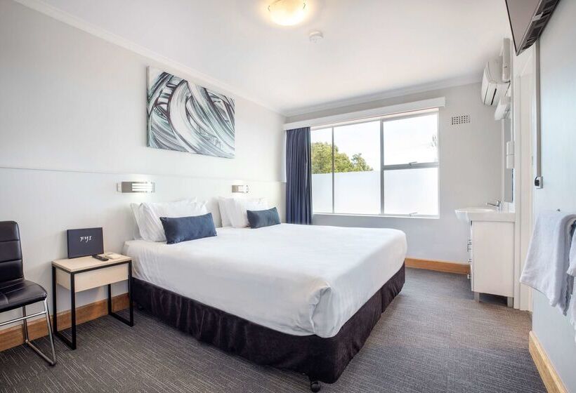 Отель Nightcap At Carlyle