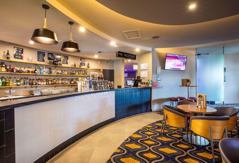 Отель Nightcap At Carlyle