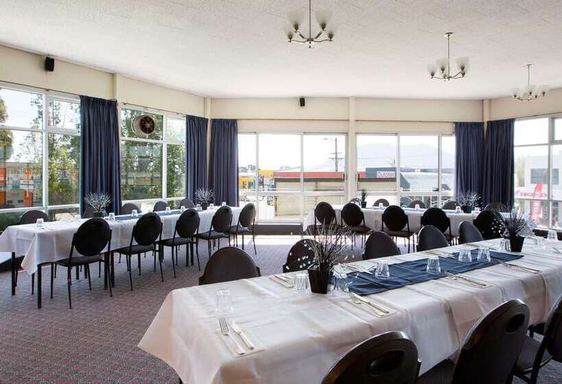 Отель Nightcap At Carlyle