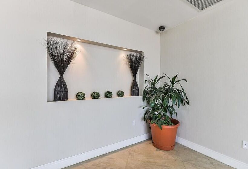 Nu Hotel Toronto Airport