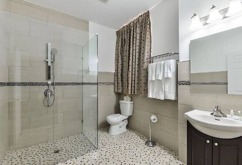 Nu Hotel Toronto Airport