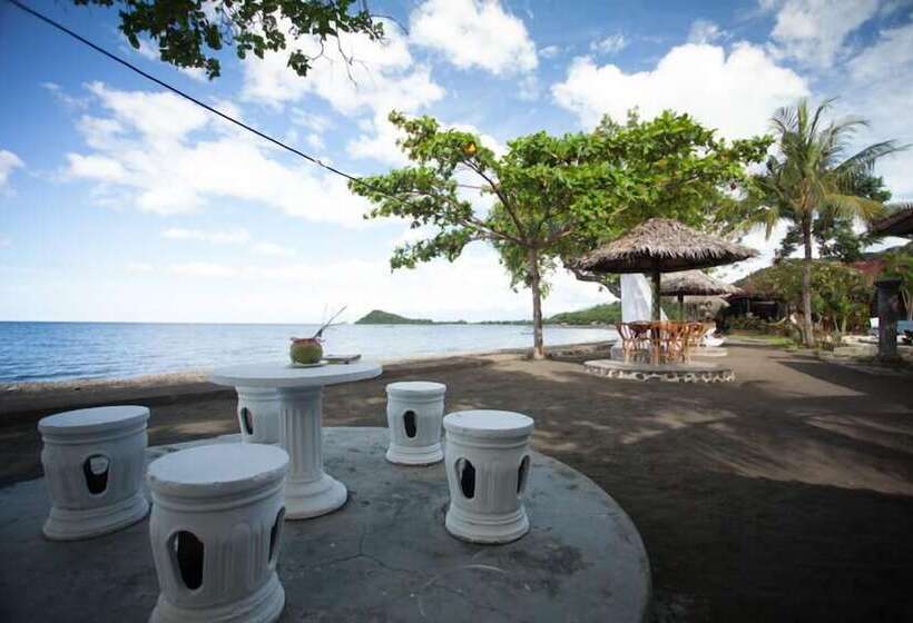 בית מלון כפרי Segara Bukit Seaside Cottages