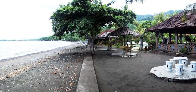 בית מלון כפרי Segara Bukit Seaside Cottages