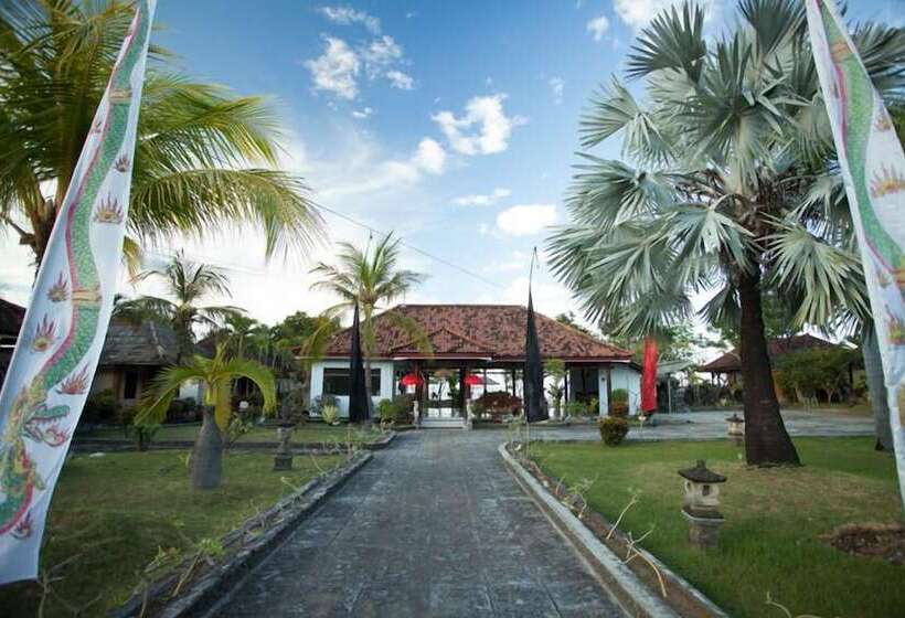 בית מלון כפרי Segara Bukit Seaside Cottages