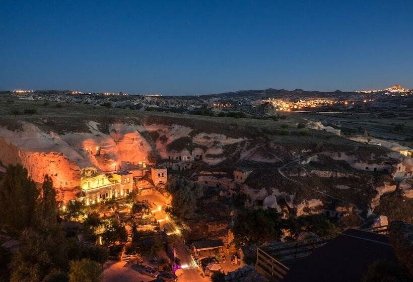 فندق The Village Cave