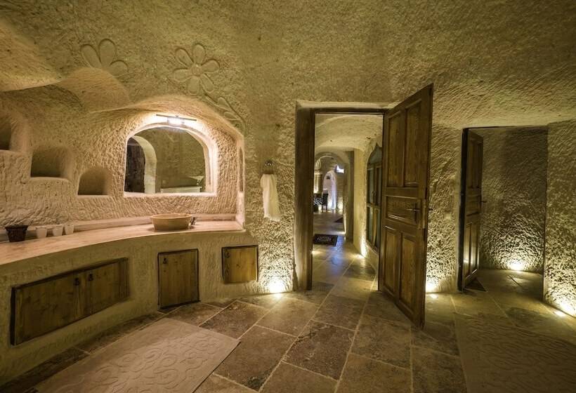 فندق The Village Cave