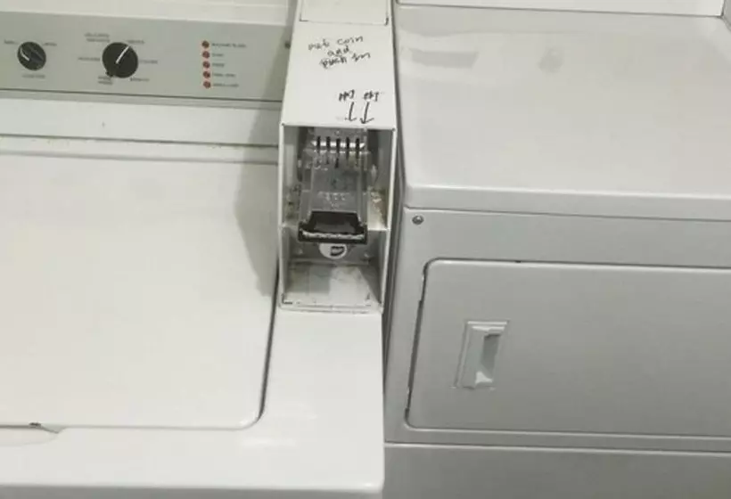ホテル Toronto Travellers Home