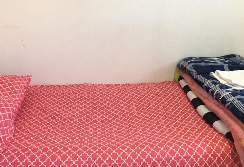 酒店 Toronto Travellers Home