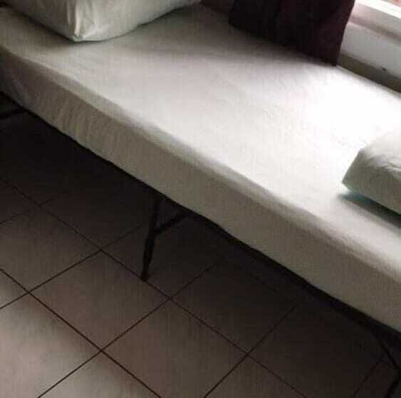 酒店 Toronto Travellers Home