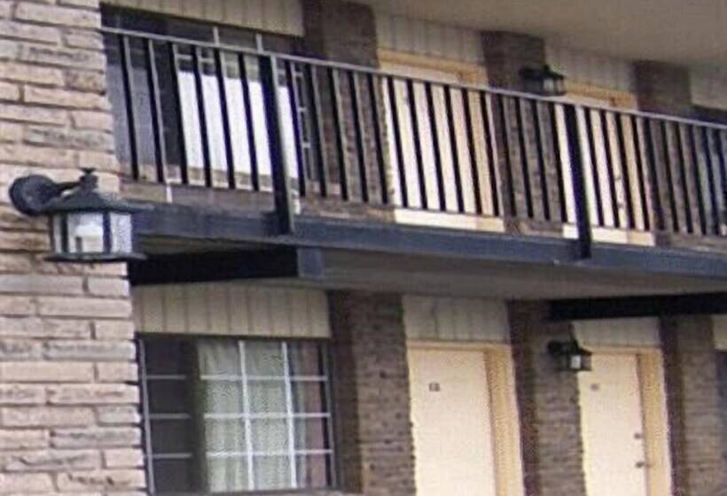 Oasis Motel By The Falls