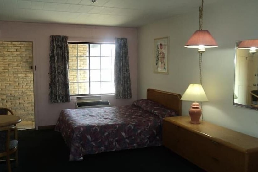 Oasis Motel By The Falls