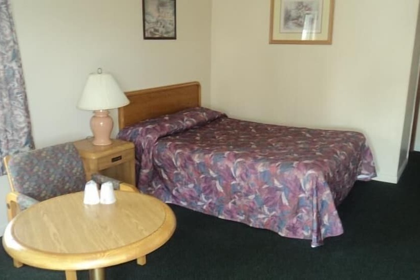 Oasis Motel By The Falls