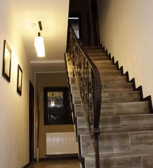تختخواب و صبحانه La Livada