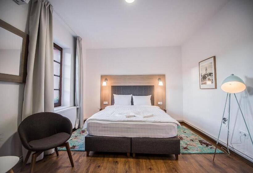 تختخواب و صبحانه Teatro