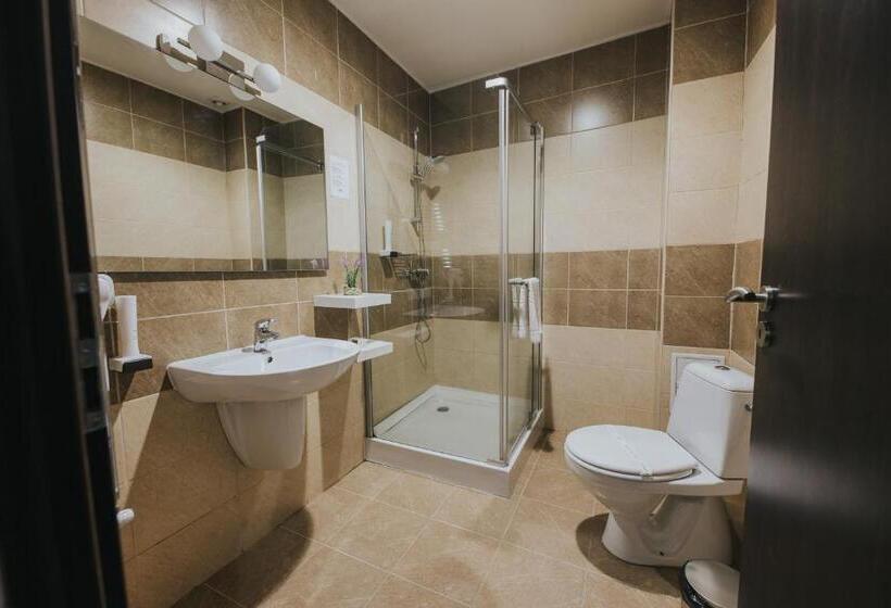 تختخواب و صبحانه Teatro