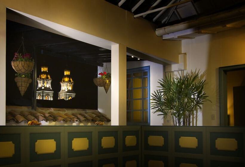 Del Parque Hotel & Suites