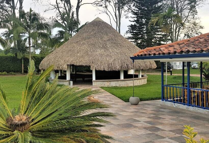 בית מלון כפרי Campestre Santa Lucia