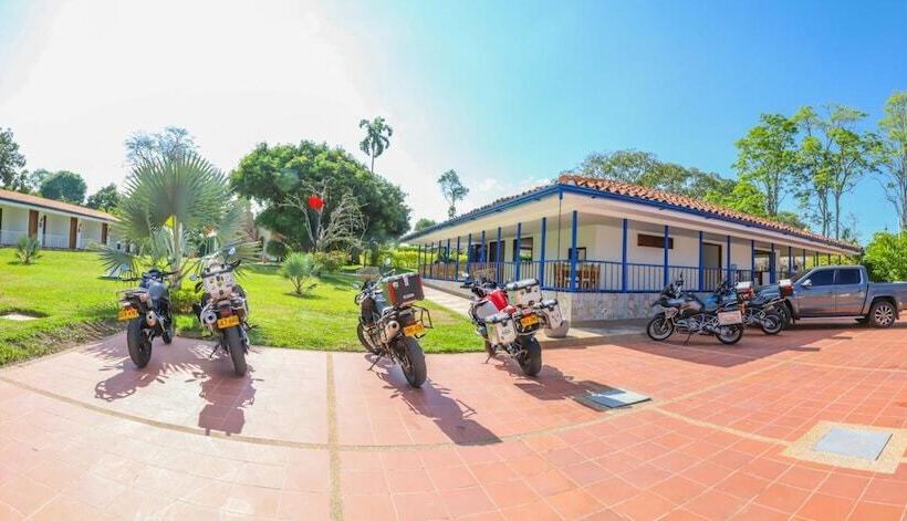 בית מלון כפרי Campestre Santa Lucia