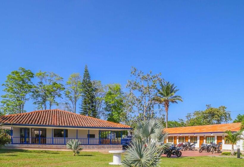 בית מלון כפרי Campestre Santa Lucia