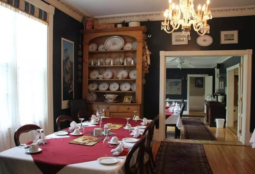 Hotelli Shipwright Inn