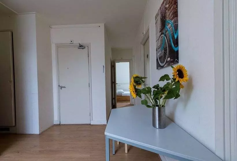 هتل Stone Hostel Utrecht