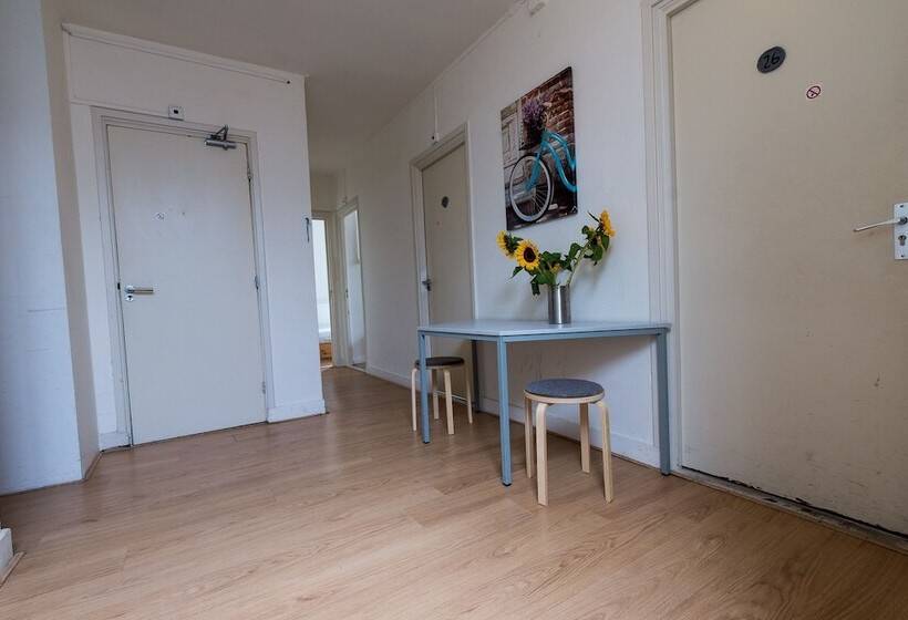 בית מלון כפרי Stone Hostel Utrecht