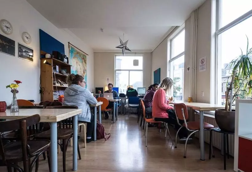 هتل Stone Hostel Utrecht