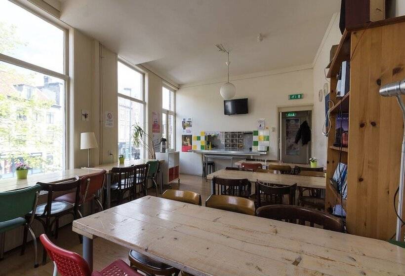 בית מלון כפרי Stone Hostel Utrecht